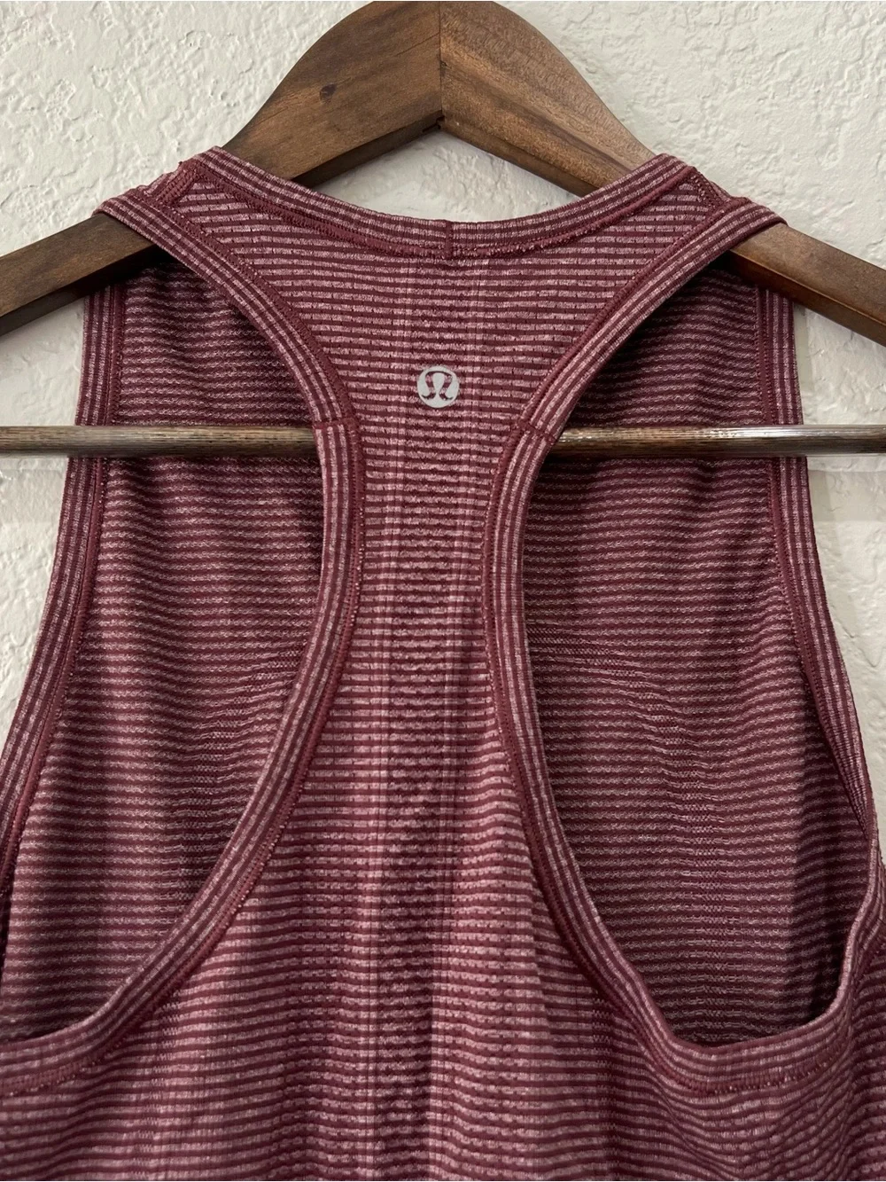 Lululemon Run: Swiftly Tech Tank Tonka Stripe Heathered Bordeaux Size 4